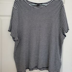 Scallop edge striped shirt